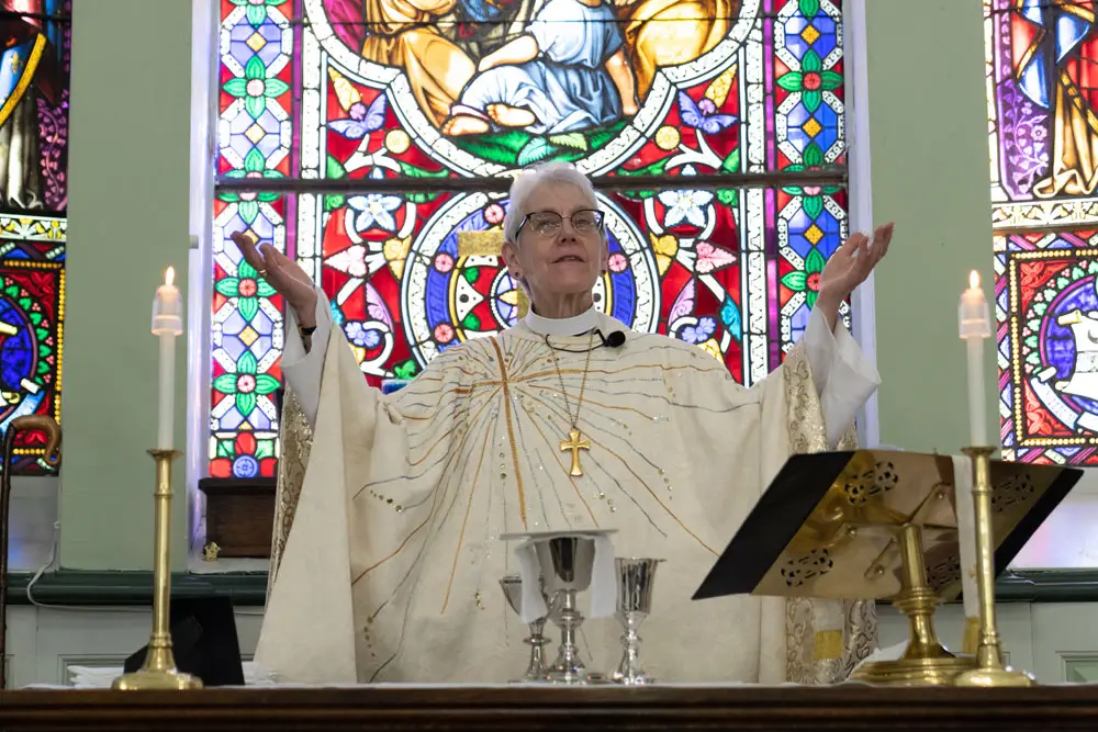 Primate at Altar